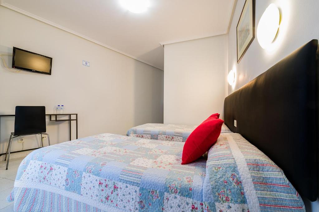 Pensión La Mar Castro Urdiales Habitación foto