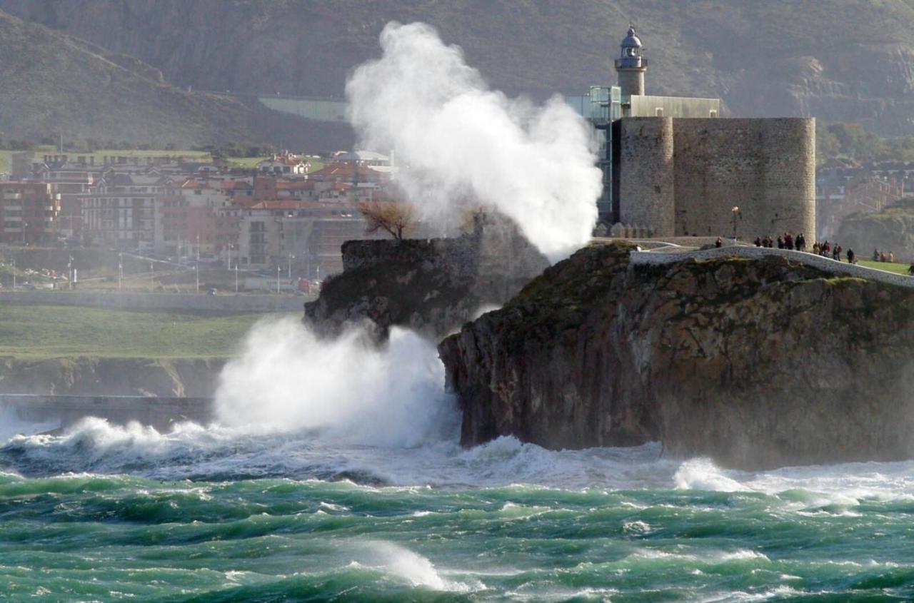 Pensión La Mar Castro Urdiales Exterior foto